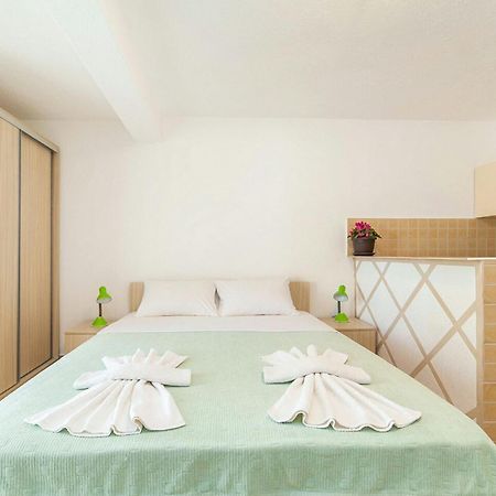 Hana Accommodation Свети-Стефан Экстерьер фото