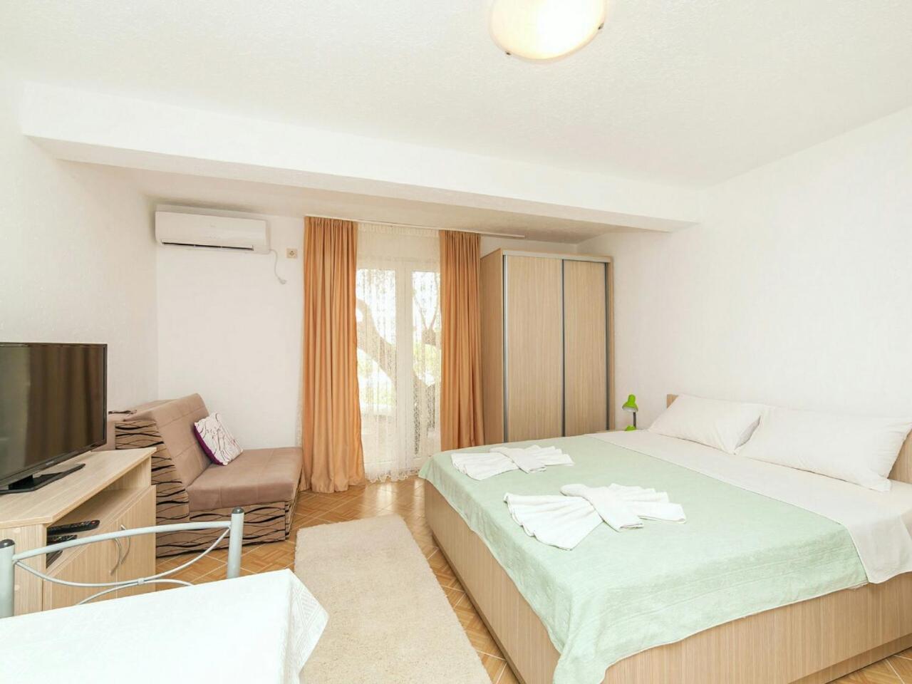 Hana Accommodation Свети-Стефан Экстерьер фото