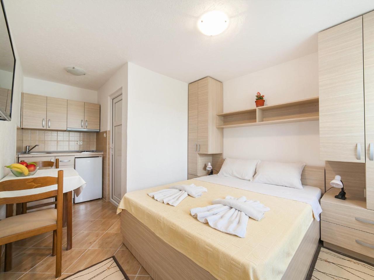Hana Accommodation Свети-Стефан Экстерьер фото
