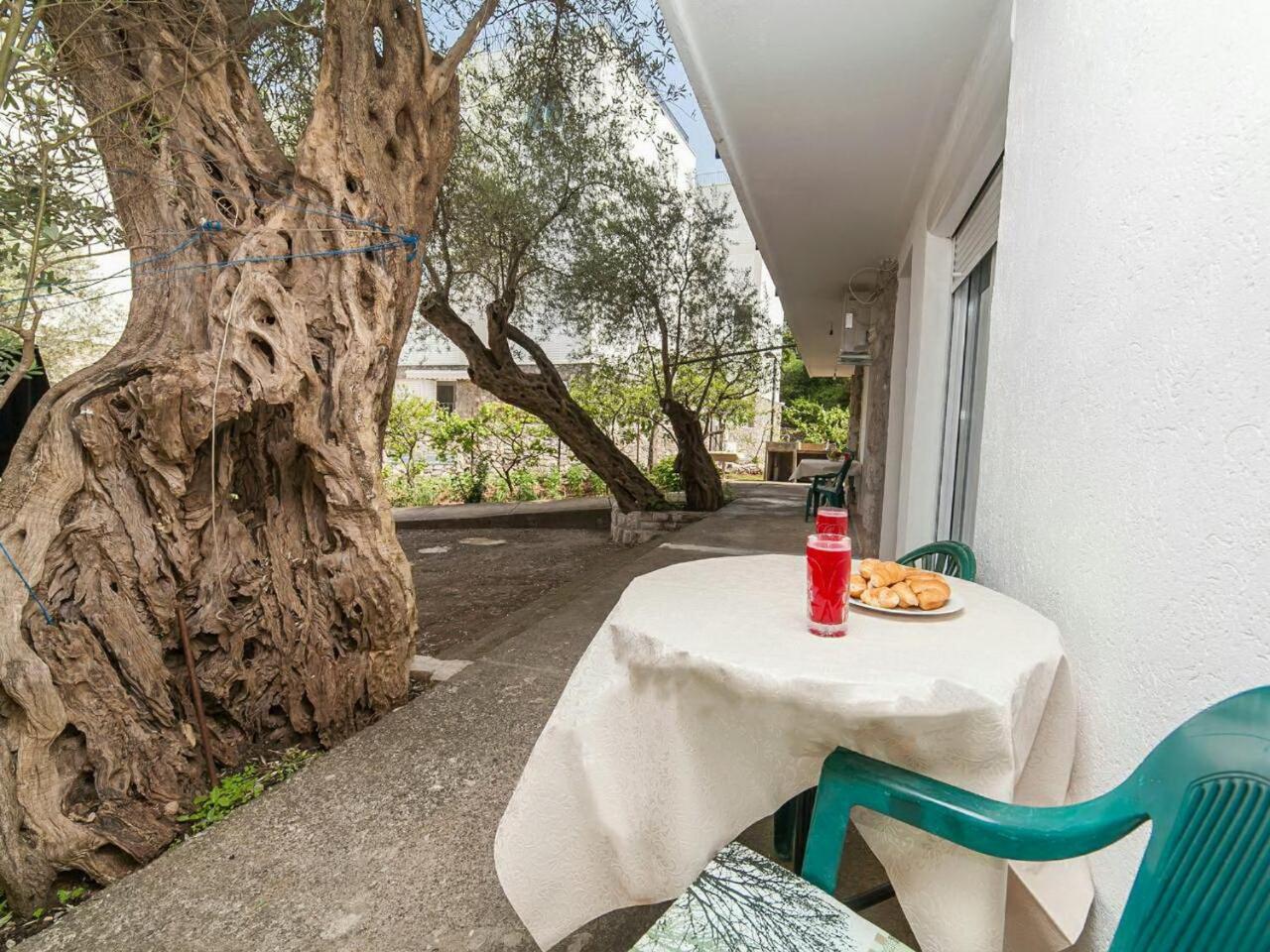 Hana Accommodation Свети-Стефан Экстерьер фото