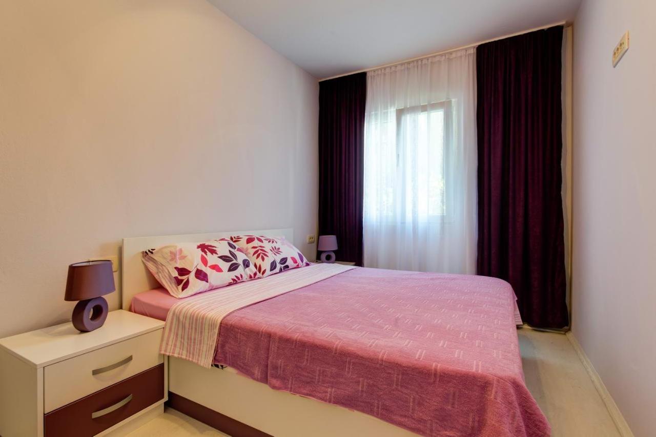 Hana Accommodation Свети-Стефан Экстерьер фото