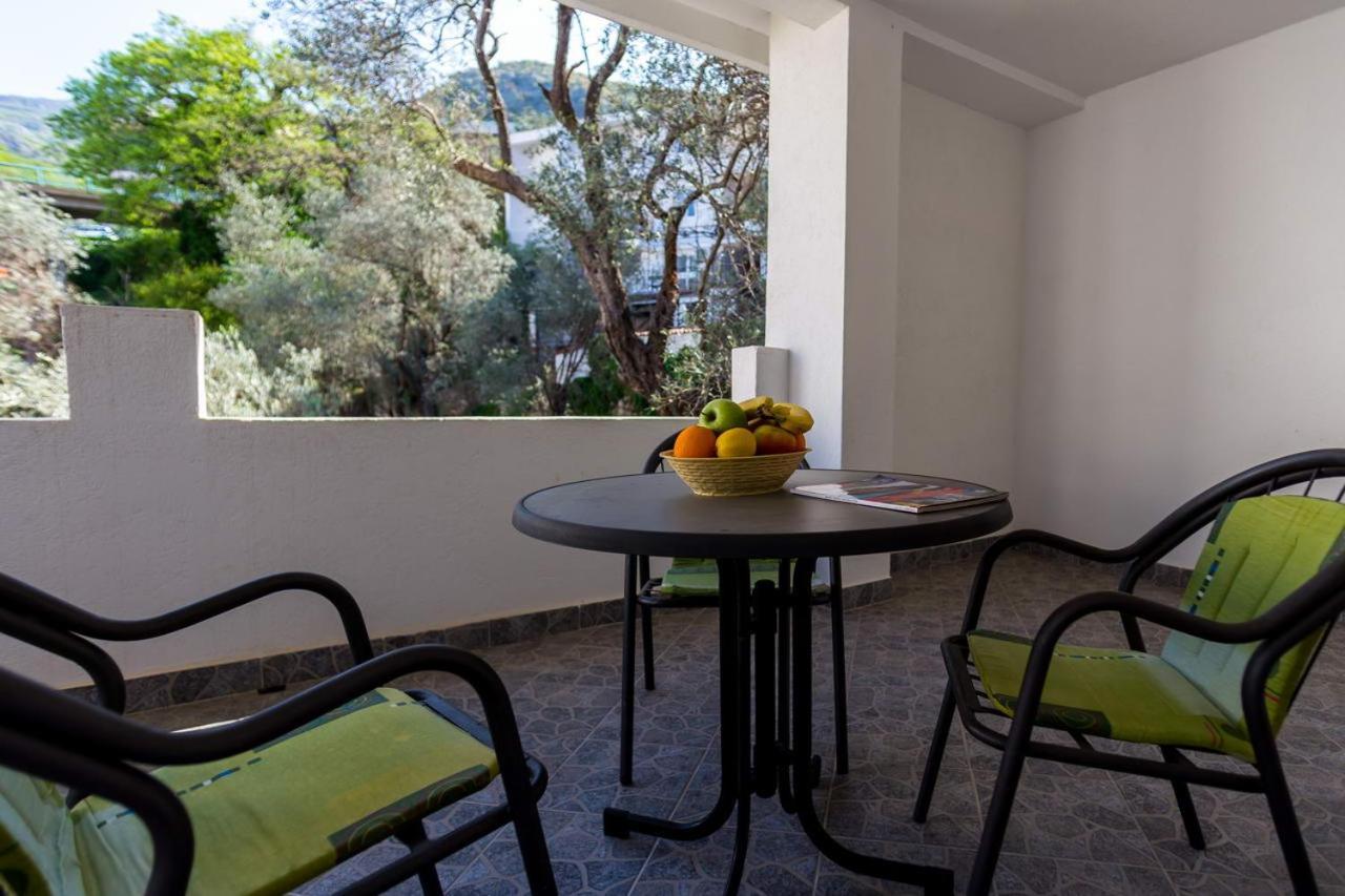 Hana Accommodation Свети-Стефан Экстерьер фото